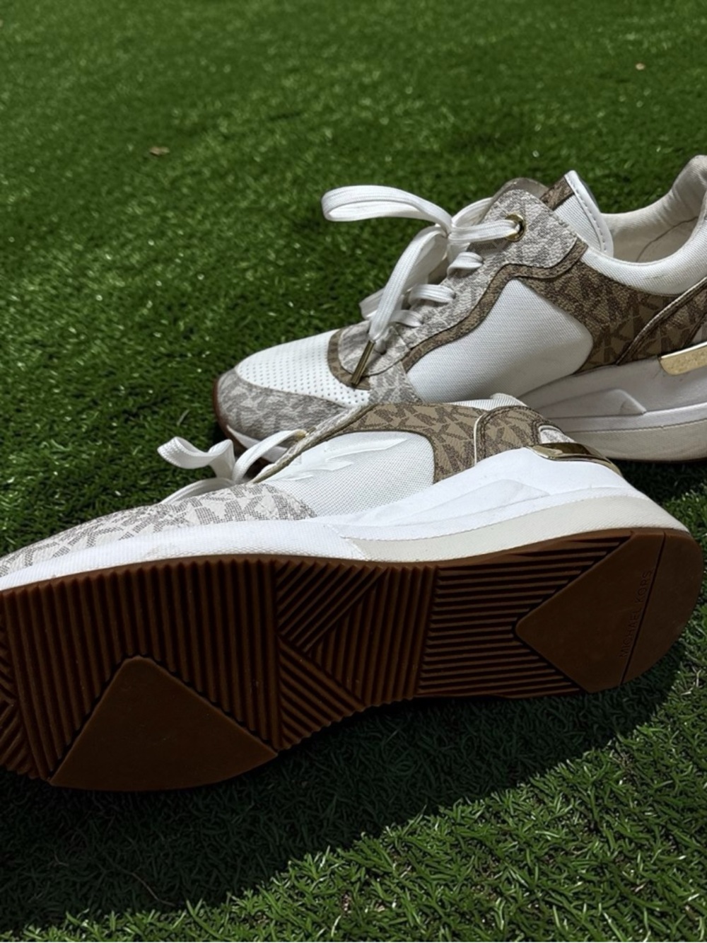 Michael Kors White & Beige Monogram Lace-Up Sneakers for Women - Picture 2 of 3